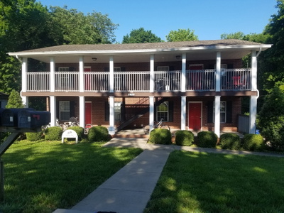 636 Robb Ave