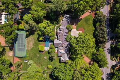 3800 Woodlawn Dr