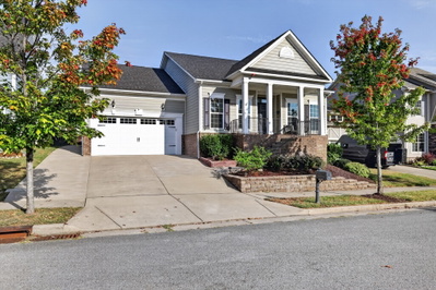 640 Streamside Ln