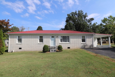 Exterior view of 1973 Stevens Dr in Westmoreland, TN