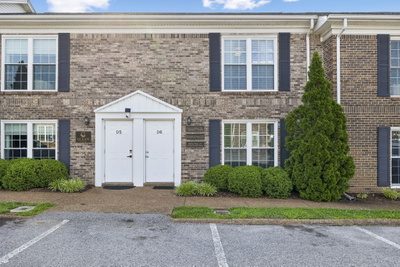 109 Holiday Ct D6