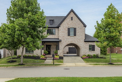 724 Fontwell Ln