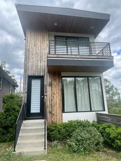 233 Riverside Dr