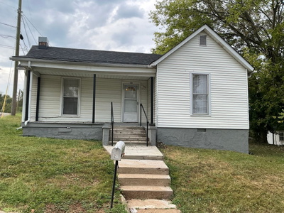 28 Lawn St