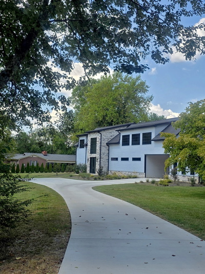 2025 Nelson Ln
