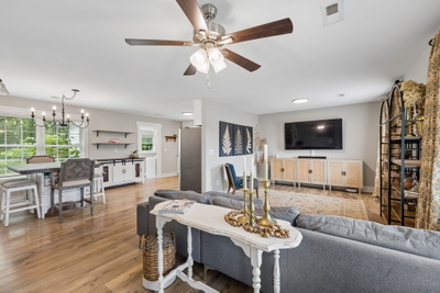 6782 Woodbury Pike