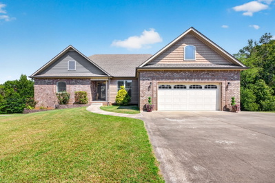 814 Iron Wood Cir