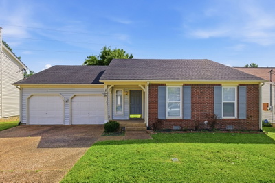 3364 Calais Cir