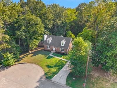 1035 Foxmoor Dr
