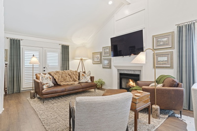 225 Hearthstone Manor Ln