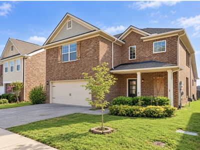 300 Black Thorn Ln