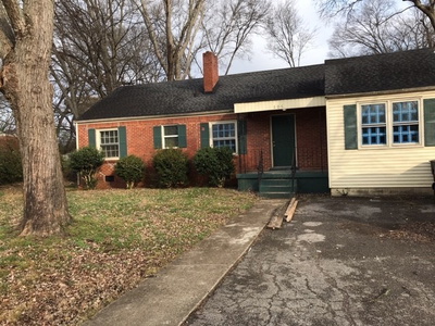 606 Lynn St