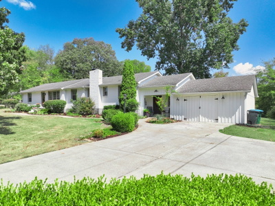 218 Harbor Dr