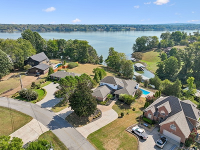 339 Lakeview Cir