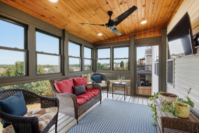 553 Wolfeboro Ln