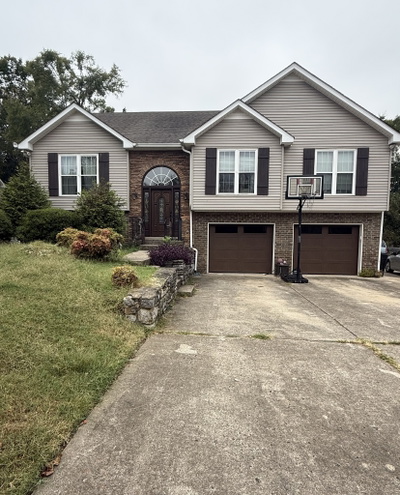 709 Cromwell Ct