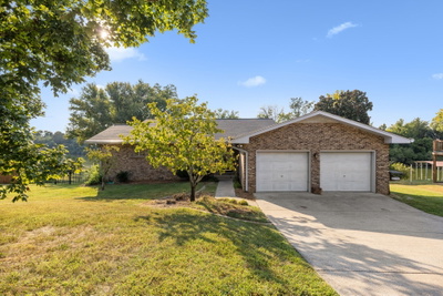 371 Lakeview Dr