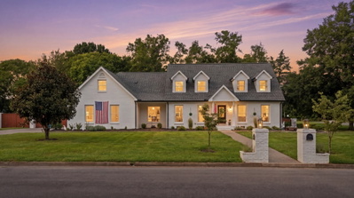 2104 Riverbend Dr