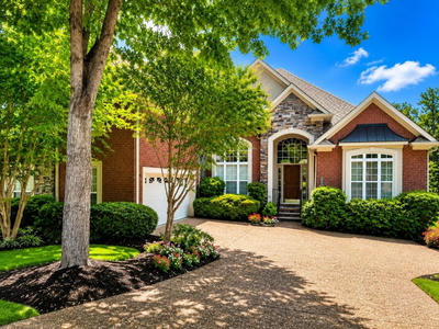 1002 Golf Club Ln, E