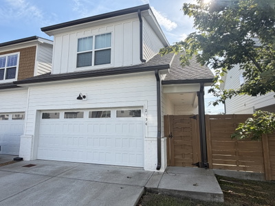 2134 Bayport Ave