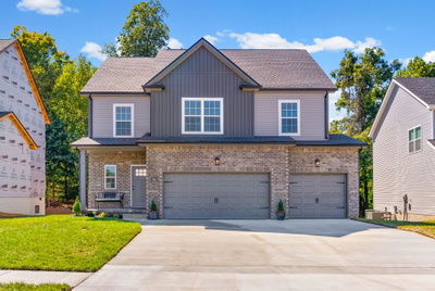 586 Pongracz Way
