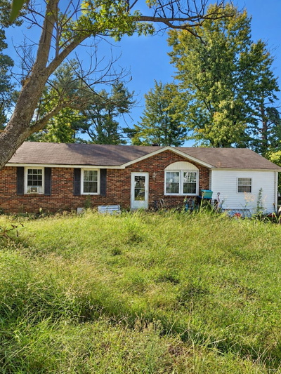 311 Meadow LN