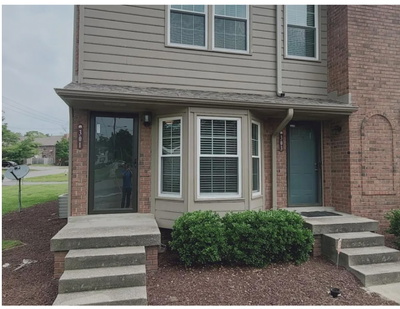 301 Hickory Pl