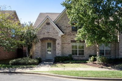 1122 Cavesson Cir