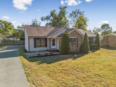320 Raindrop Ln