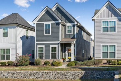 442 Queen Ln
