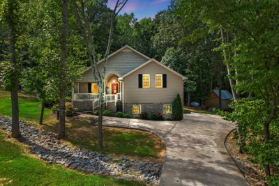 1021 Goldfinch Trl