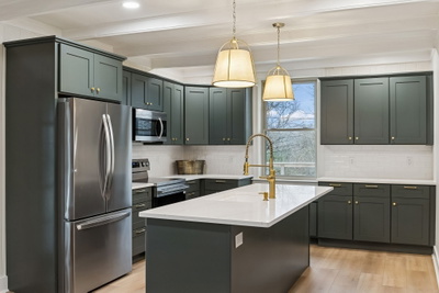 2224 Crestline Dr