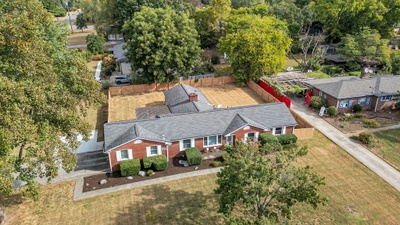 2518 Meadowood Dr