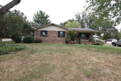 216 Staggs Dr