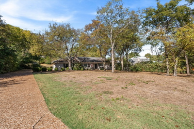 701 Vosswood Dr