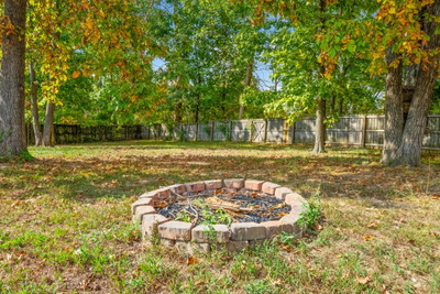 382 Andrew Dr