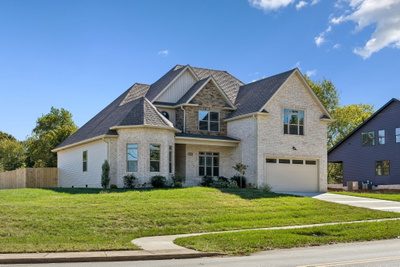 1501 Riggins Dr