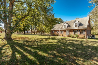 552 Hollerman Ln