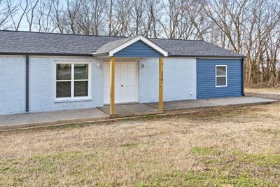 136 W Rossview Rd