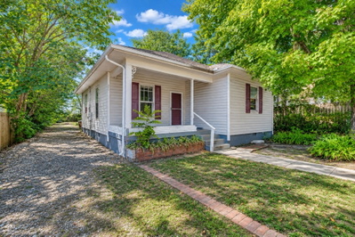 511 Veritas St