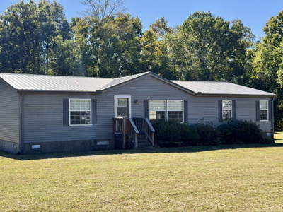 303 W Garretts Creek Rd
