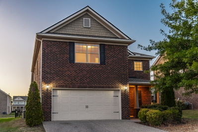 211 Hempstead Ct